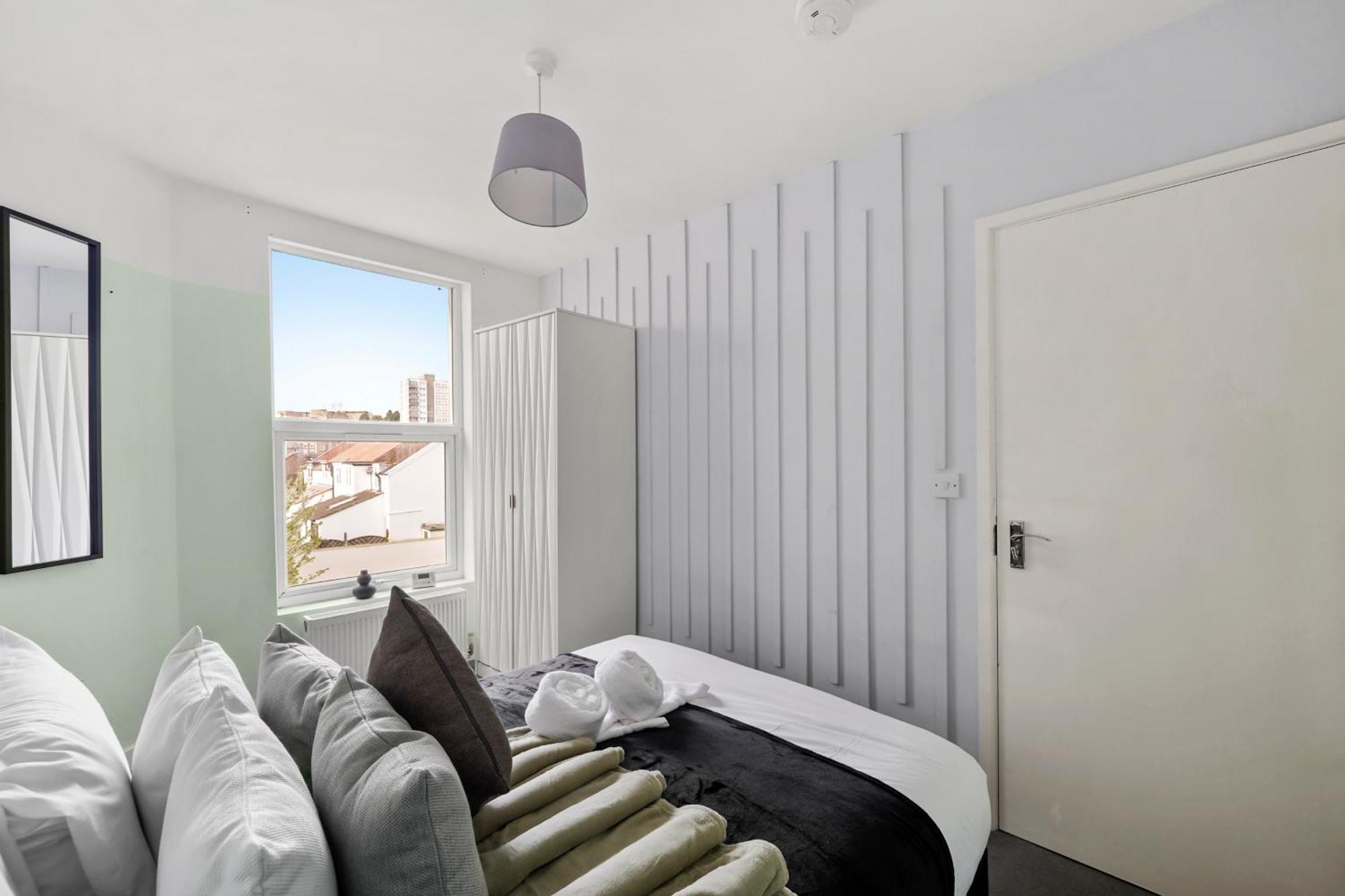 The Elegant Gem - Sleeps 6 Apartment Bristol