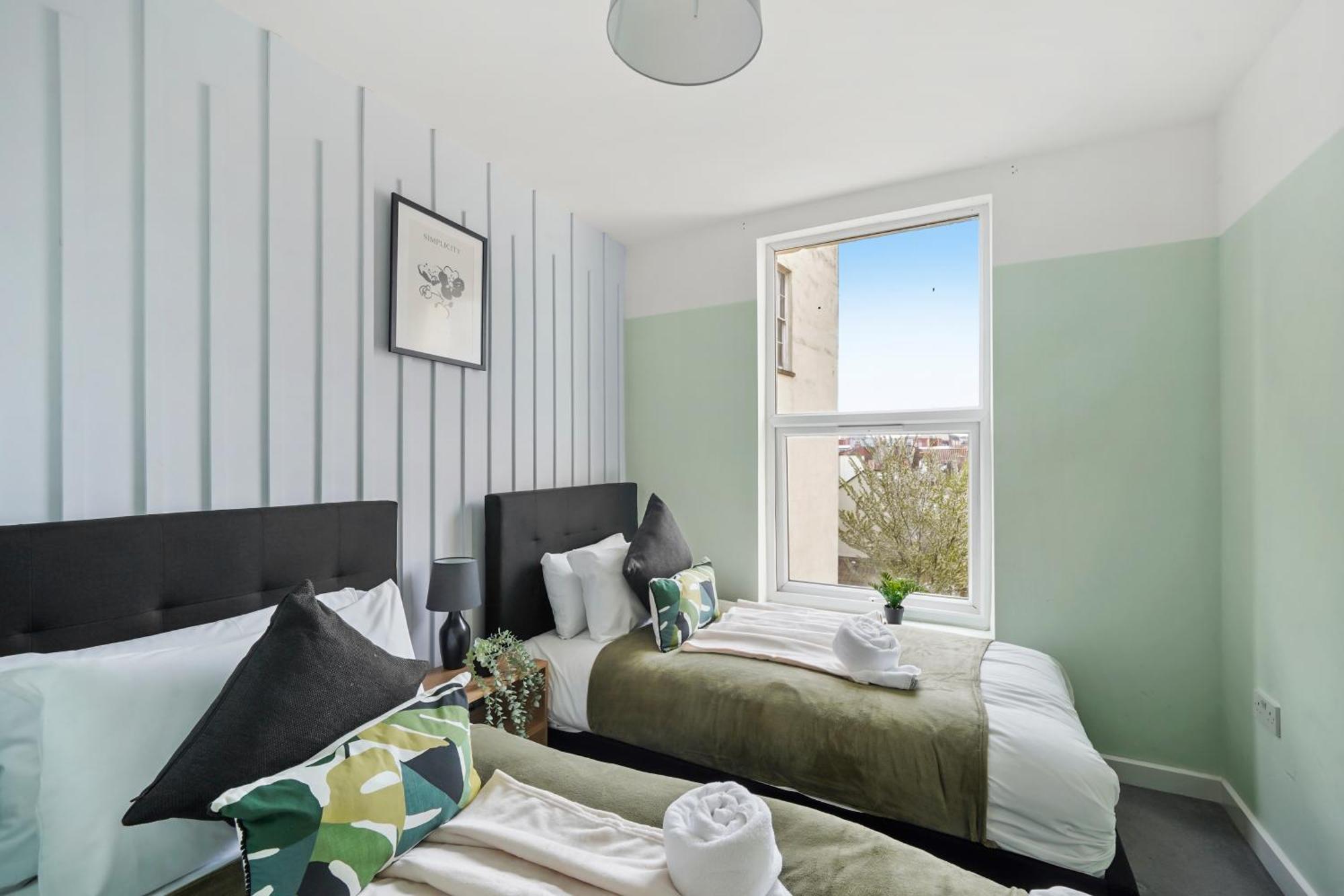 The Elegant Gem - Sleeps 6 Bristol